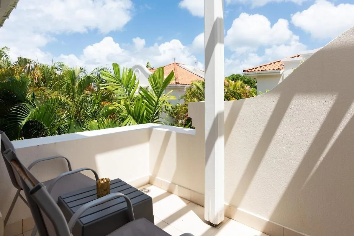 Refreshing 2Bed Townhome Walking Distance To Beach Saint James Barbados