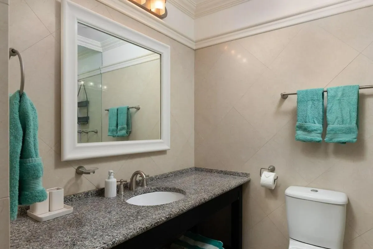 Refreshing 2Bed Townhome Walking Distance To Beach Saint James Barbados